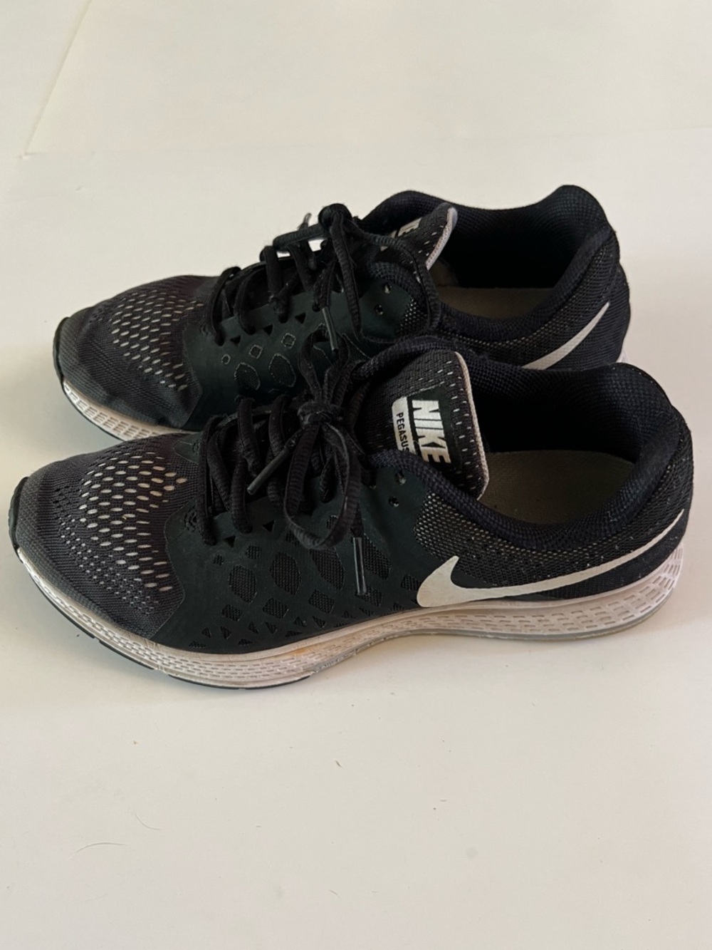 Nike Air Zoom Pegasus 31 Women's Size 9 Black Athletic Running Shoes Sneakers